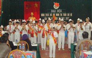 Đại hội điểm Đoàn TNCS Hồ Chí Minh, thị trấn Chi Nê (Lạc Thuỷ).